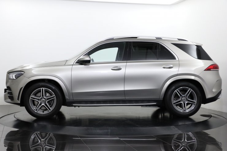 メルセデスベンツ GLEクラス GLE400d 4マチック スポーツ 有償色