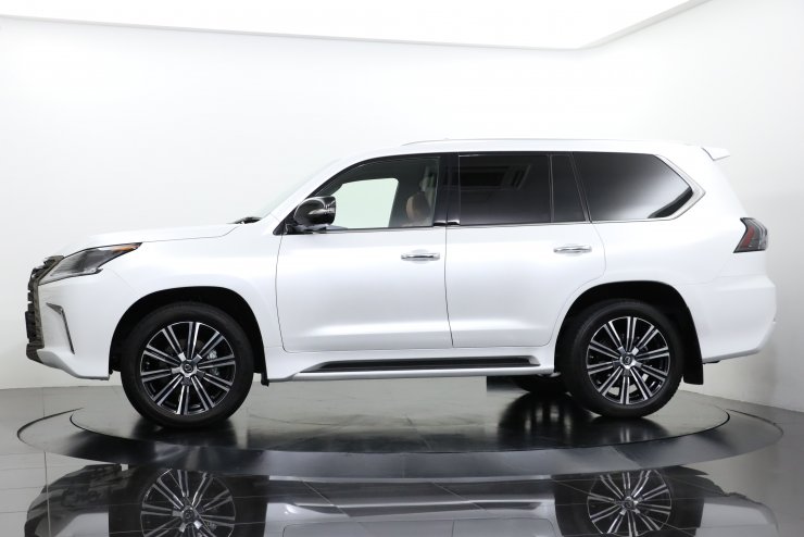 レクサス LX LX570 Black Sequence ワンオーナー 特別仕様車 8人乗り
