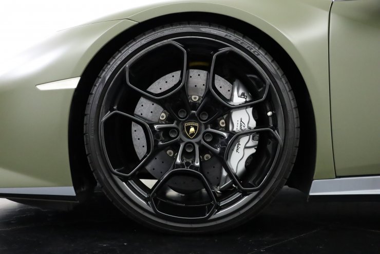 ランボルギーニ ウラカン LP610-4 AVIO 世界限定250台 オプション