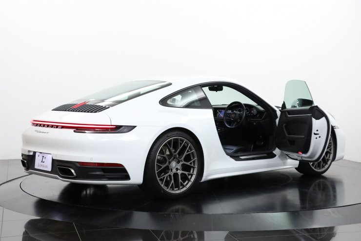 ポルシェ 911(Type992) Carrera4 PDK スポーツクロノPKG 純正20/21