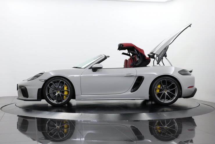 ポルシェ 718 Spider 6MT 新車オプションカラー：クレヨン PCCB