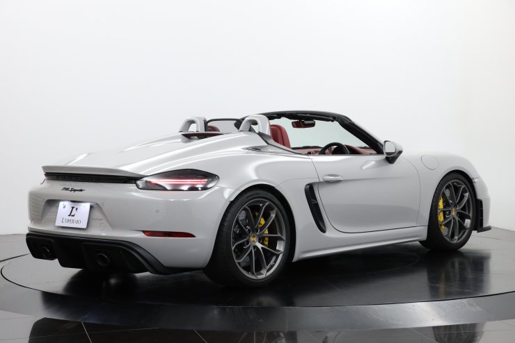 ポルシェ 718 Spider 6MT 新車オプションカラー：クレヨン PCCB