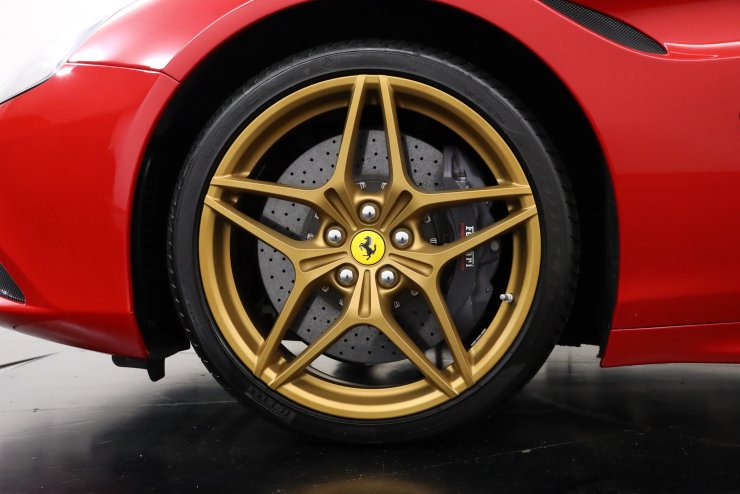 フェラーリ カリフォルニア T F1 DCT Tailor Made カーボンファイバー 