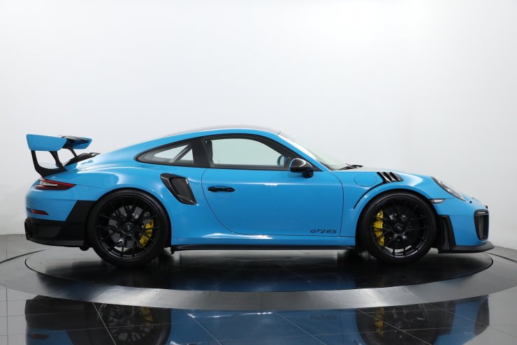 DMH 1/64　ポルシェ 911(991) GT2 RS 世界100台限定 1:64 Aircooled x DMH co-signed the new custom 911 GT2 RS resin