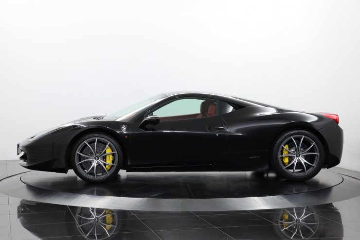 フェラーリ 458 Italia F1 DCT 正規ディーラー車 カーボンセンター