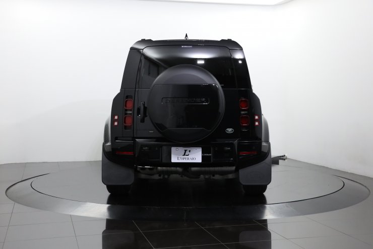 ランドローバー ディフェンダー 110 ダブルオーブラックエディション