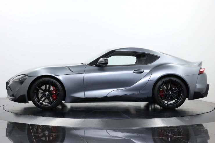 トヨタ スープラ RZ 特別仕様車 24台限定カラー 「マット