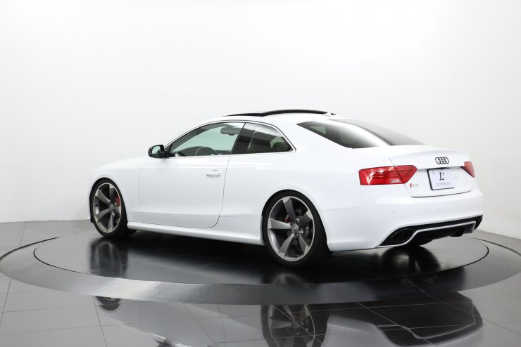 アウディ RS5 クーペ 左ハンドル アクラポビッチマフラー KW車高調 