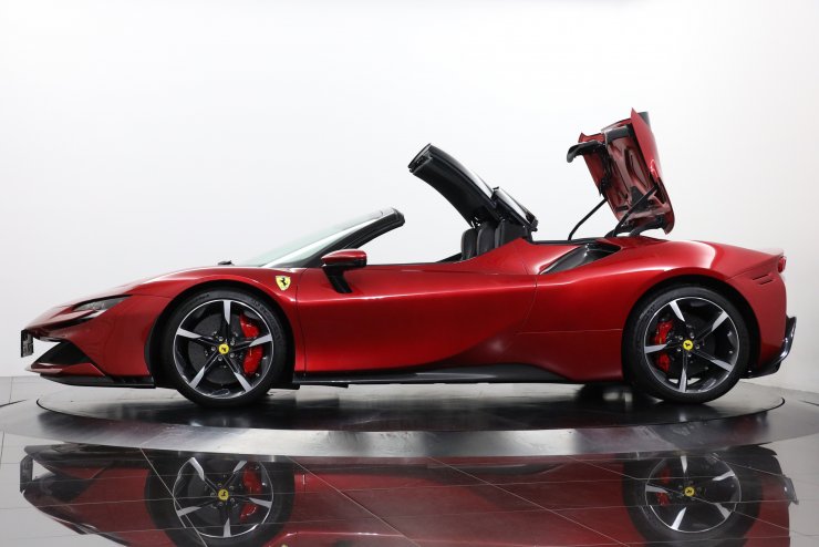 中古・フェラーリ　コンディショナー フェラーリ 458 スパイダー F1 DCT 正規ディーラー車 カーボン