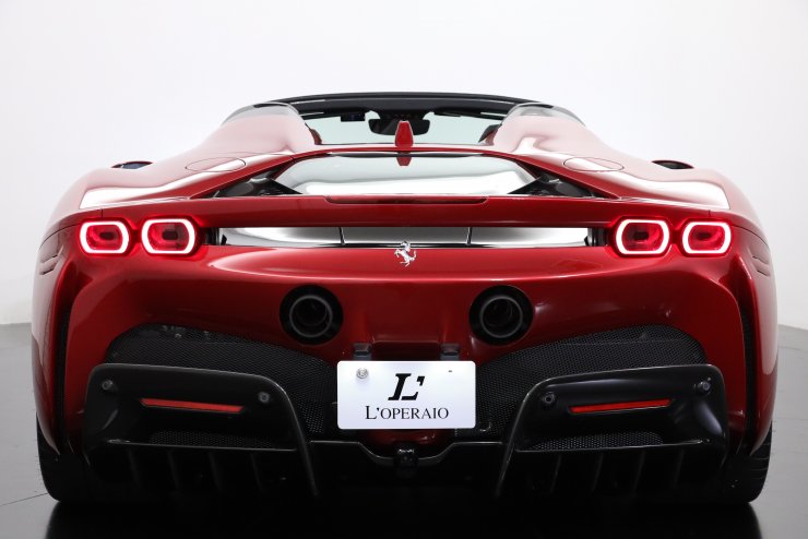 フェラーリ SF90 Spider ワンオーナー 正規ディーラー車 OP総額1350万