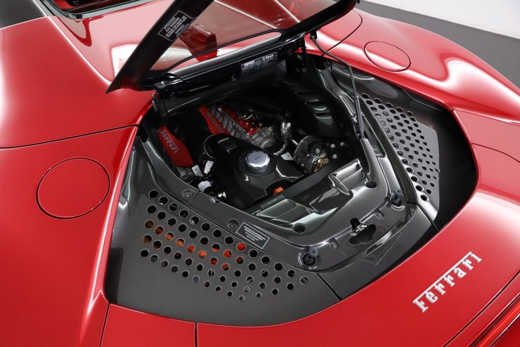 フェラーリ SF90 Spider ワンオーナー 正規ディーラー車 OP総額1350万