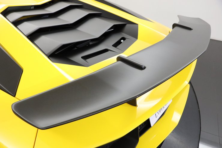 ランボルギーニ アヴェンタドール Superveloce 世界限定600台 SV 