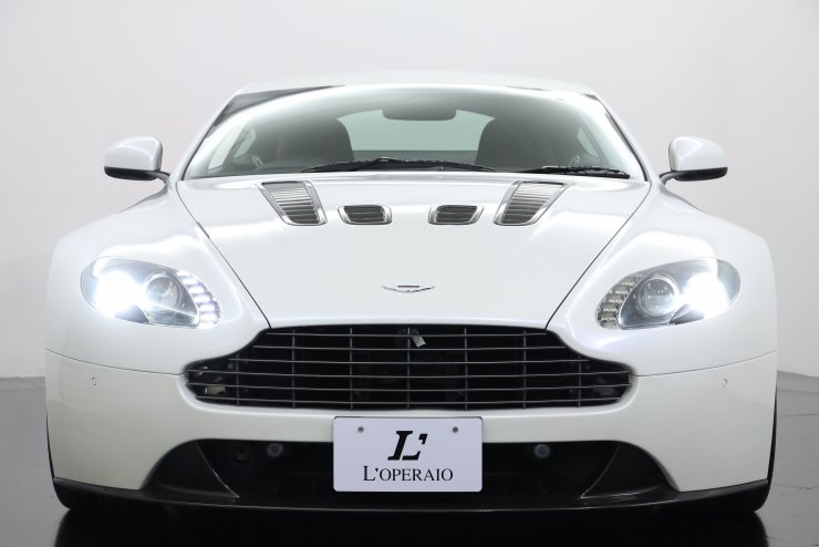 アストンマーティン V12 ヴァンテージ 6MT AMLスペシャルカラー