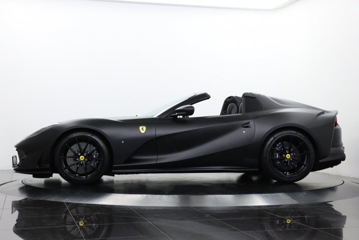 フェラーリ 812 GTS F1 DCT ワンオーナー オプションマッド