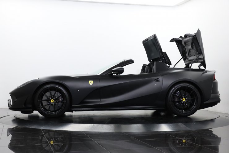 フェラーリ 812 GTS F1 DCT ワンオーナー オプションマッドカラー