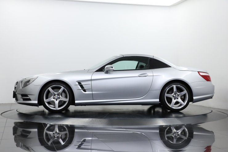 19インチ メルセデス・ベンツ
CLSクラス W218 メルセデスベンツ SLクラス SL350 黒革 AMGスポーツPKG マジックスカイ