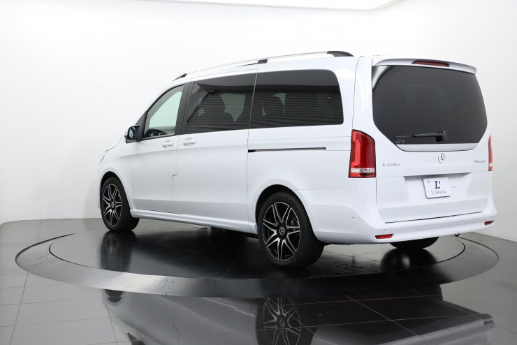 1/43 メルセデスベンツ　Vクラス　ディーラー特注品　ホワイト メルセデスベンツ Vクラス V220d Exclusive Long Platinum Suite AMG