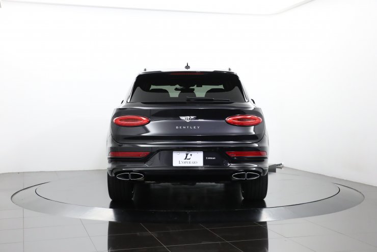 ベントレー ベンテイガ V8 【乗り出し総額2,615万円】 マリナー