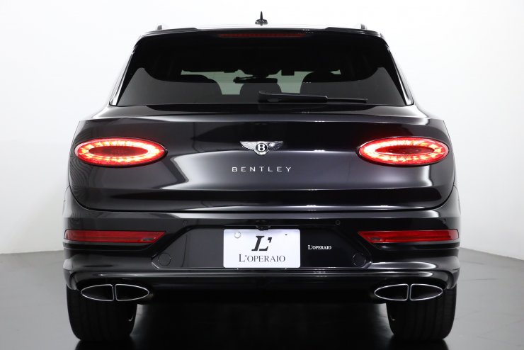【新品未使用】ベントレーベンテイガ純正 現行 リヤバンパーLEDリフレクター右 ベントレー ベンテイガ V8 【乗り出し総額2,615万円】 マリナー