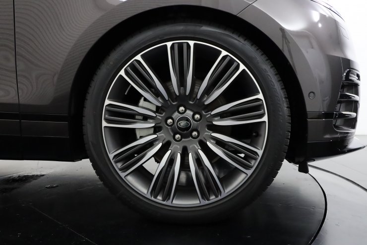 ランドローバー レンジローバーヴェラール AURIC EDITION パワーテール