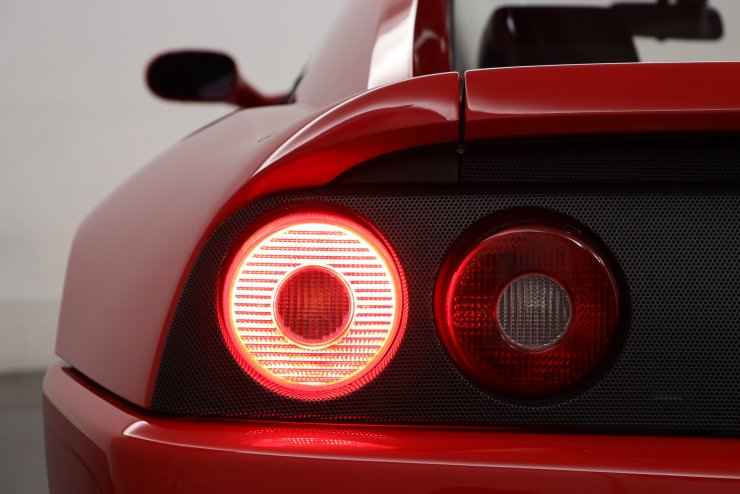 フェラーリ F355 Berlinetta 6MT XRシャーシ 正規ディーラー車 整備