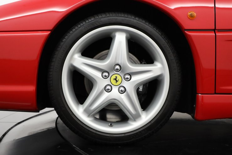 フェラーリ F355 Berlinetta 6MT XRシャーシ 正規ディーラー車 整備
