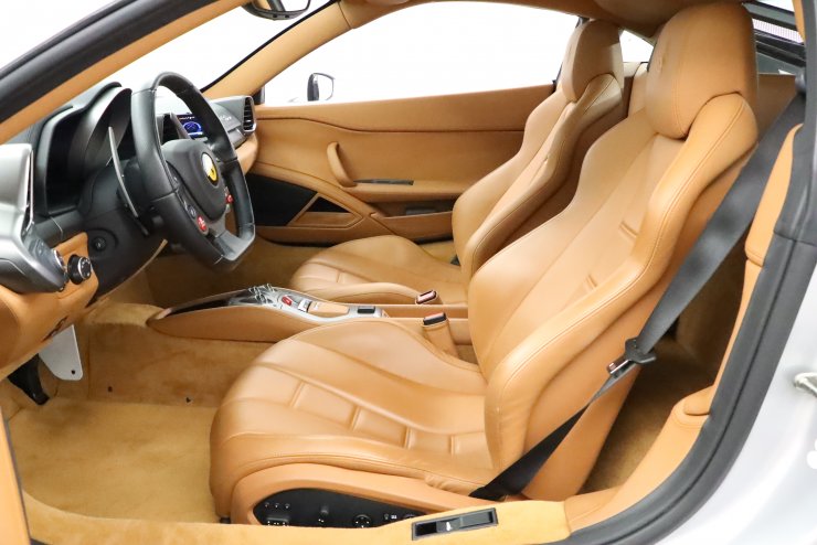 フェラーリ 458 Italia F1 DCT 正規ディーラー車 純正20インチ