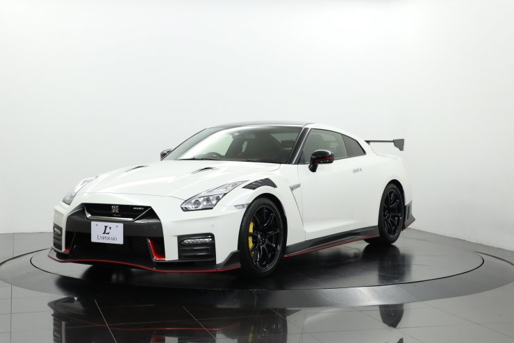 ニッサンGTR ニスモ 2017年式 　　　　新車外し 純正サスペンション ライバルはNSX？ 2017年モデル日産GT-Rニスモ初公開！」 - 新車情報の