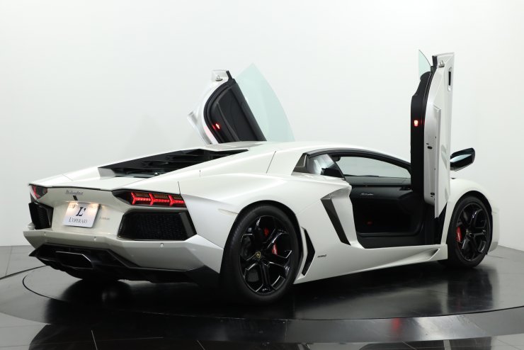 ランボルギーニ アヴェンタドール LP700-4 正規ディーラー車 フロント