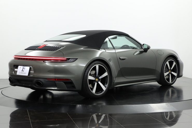 ポルシェ 911(Type992) カレラ カブリオレ PDK 純正20/21インチ