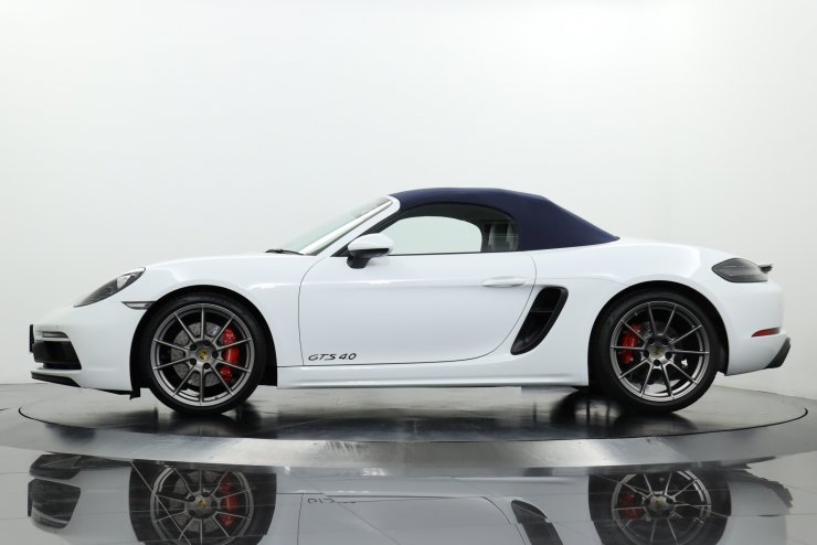 CARSON ポルシェ　Boxter 718 Porsche Boxster Sport Design｜沖縄で外車レンタカーならヒート