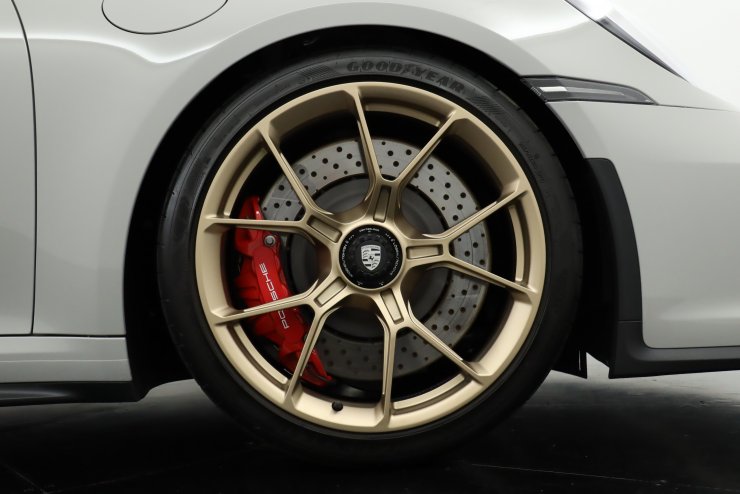 ポルシェ 911(Type992) GT3 ツーリングPKG 6MT スポーツクロノPKG ワン