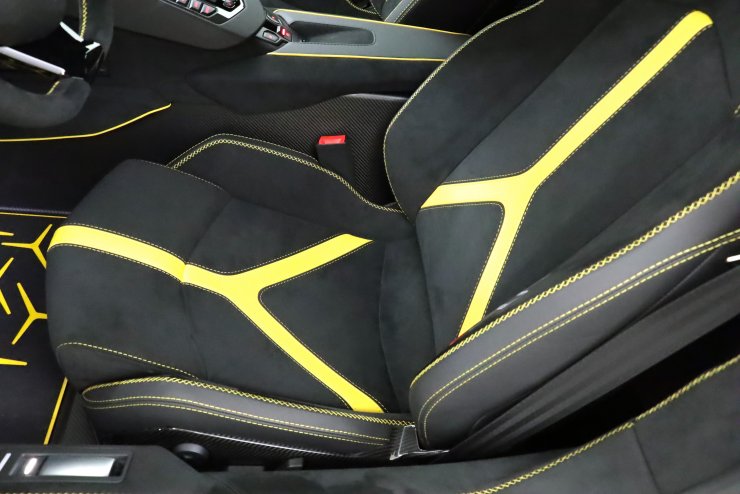 ランボルギーニ アヴェンタドール SVJ 1オーナー 走行800km