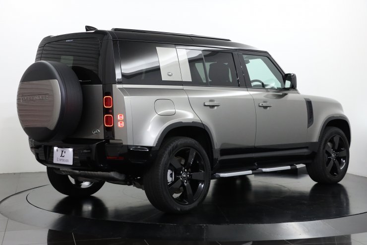 ランドローバー ディフェンダー 110 URBANIGHT'22 ワンオーナー 走行