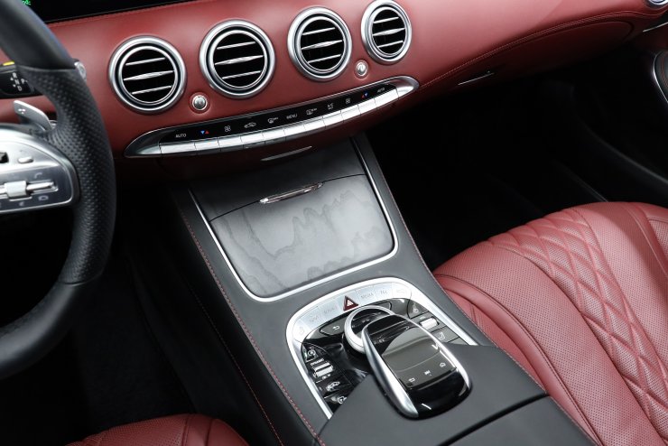 新品 メルセデスベンツ ステアリング トリムカバー AMG ハンドル エンブレム 即納メルセデスベンツ スワロ クリスタル ステアリング ハンドル