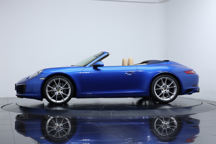 ポルシェ 911(Type991) Carrera Cabriolet PDK 左ハンドル サファイア