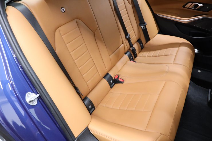 アルピナ D3 S Limousine Allrad 右H 有償色 コニャックレザー