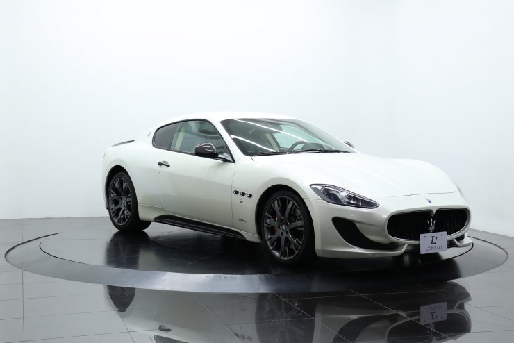 マセラティ グラントゥーリズモ 20インチ4本 マセラティ グラントゥーリズモ + ピレリ P ZERO PZ4 マセラティ