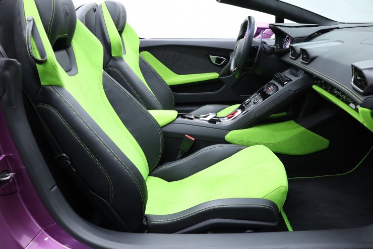 ランボルギーニ ウラカン Spyder LP610-4 正規ディーラー車 有償色