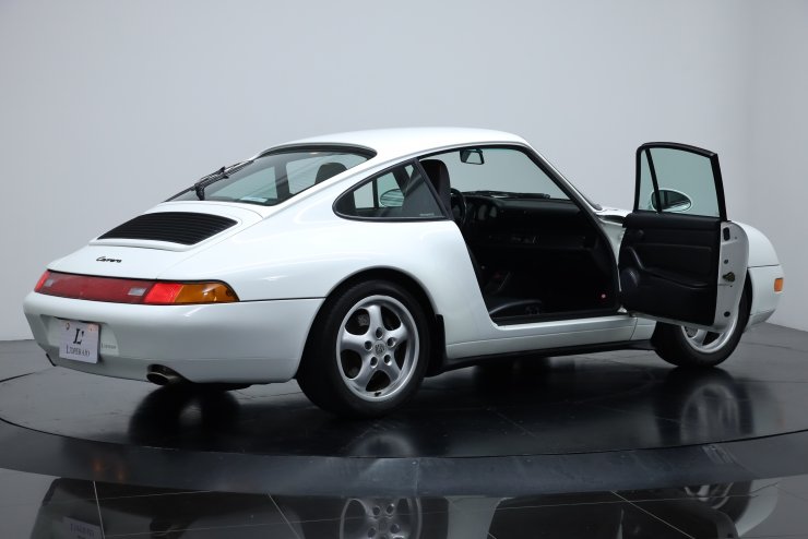 UTモデル　ポルシェ911クーペ ポルシェ 911(Type993) Carrera 6MT 正規ディーラー車(ミツワ自動車