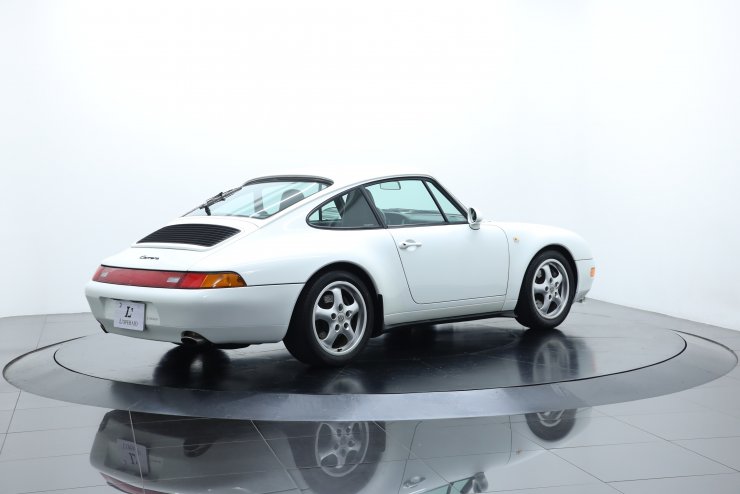 ポルシェ 911(Type993) Carrera 6MT 正規ディーラー車(ミツワ