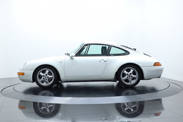 ポルシェ 911(Type993) Carrera 6MT 正規ディーラー車(ミツワ