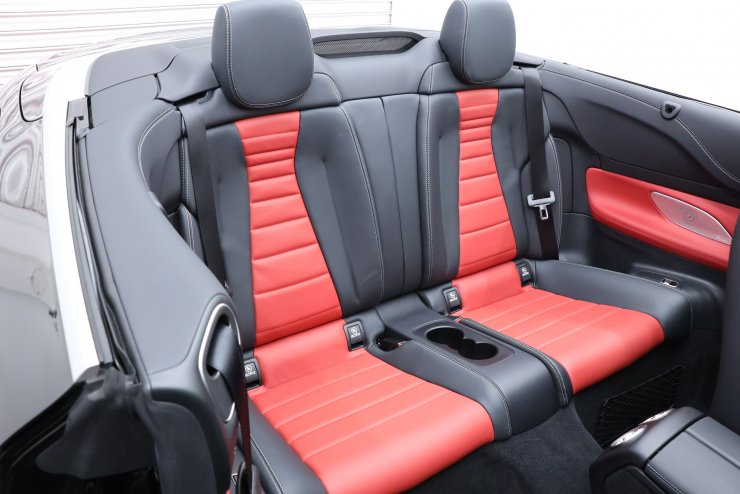メルセデスベンツ Eクラス E200 Cablioret Sport レザーPKG 有償カラー