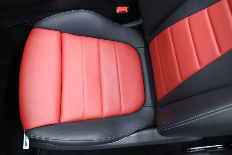 メルセデスベンツ Eクラス E200 Cablioret Sport レザーPKG 有償カラー