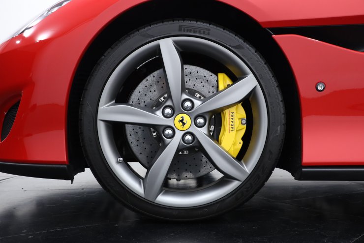 フェラーリ ポルトフィーノ F1 DCT 1オーナー カーボン