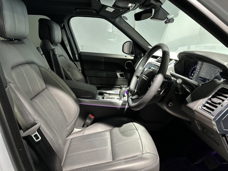 ランドローバー レンジローバースポーツ ＜入庫車両先行案内＞ HSE