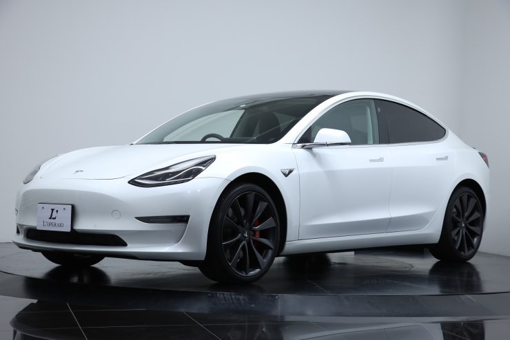 テスラ モデル3 パフォーマンス ワンオーナー 純正20インチ