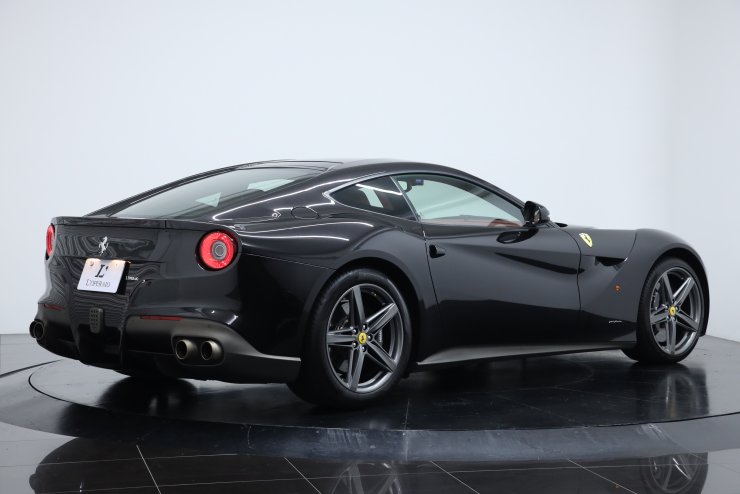 フェラーリ F12 ベルリネッタ 赤革 フロントリフト デイトナシート