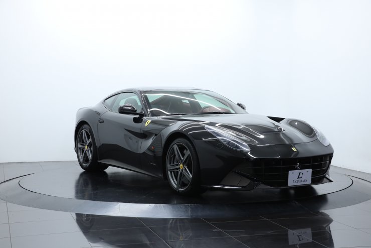 フェラーリ F12 ベルリネッタ 赤革 フロントリフト デイトナシート