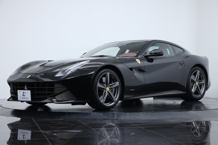 フェラーリ F12 ベルリネッタ 赤革 フロントリフト デイトナシート